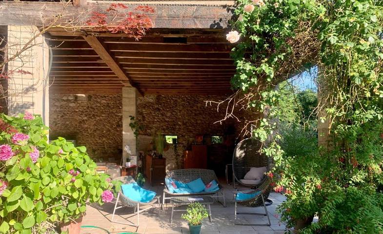 Gîte pour 2 personnes, avec Terrasse et Jardin ainsi que Piscine et Vue à Saint-Romans