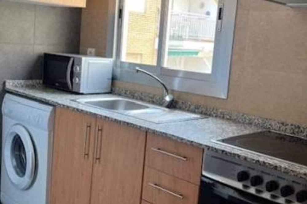 Apartamento entero, Apartamento exterior a cinco minutos de la playa y a 15 minutos de Valencia. in Playa Puebla de Farnals, Puebla de Farnals