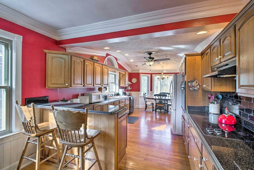 Damascus Home w / Fire Pit & Views, zu Fuß zu den Geschäften! in Damascus, Washington County (VA)