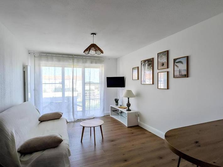 Appartement de vacances pour 4 personnes, avec balcon ainsi que piscine et vue, adapté aux familles
