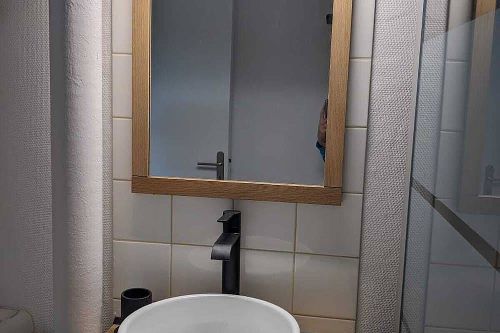 Ganze Wohnung, Superb F1 apartment refurbished in January 2025. in Cherbourg-Octeville, Cherbourg-en-Cotentin