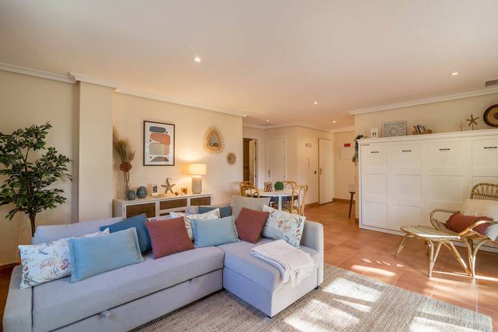 Apartamento inteiro, Apartamento de férias 'Falésia Pine Spot' com Wi-Fi, varanda e piscina partilhada in Praia da Falésia, Albufeira e Olhos de Água