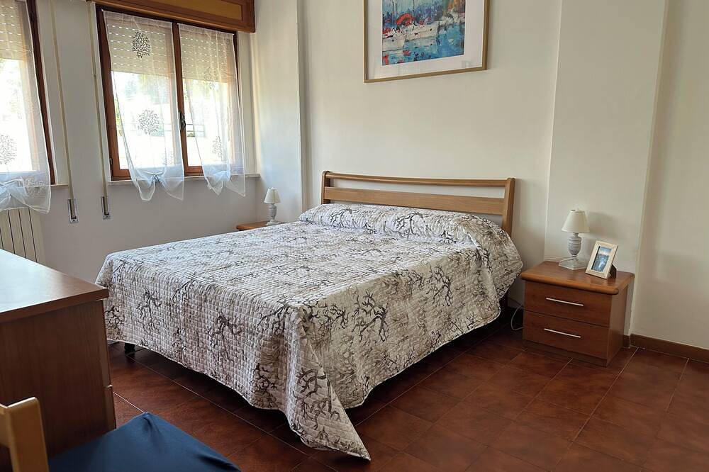 Cozy two-level house with beautiful terrace with views.Pets allowed in Anzio, Rome Province