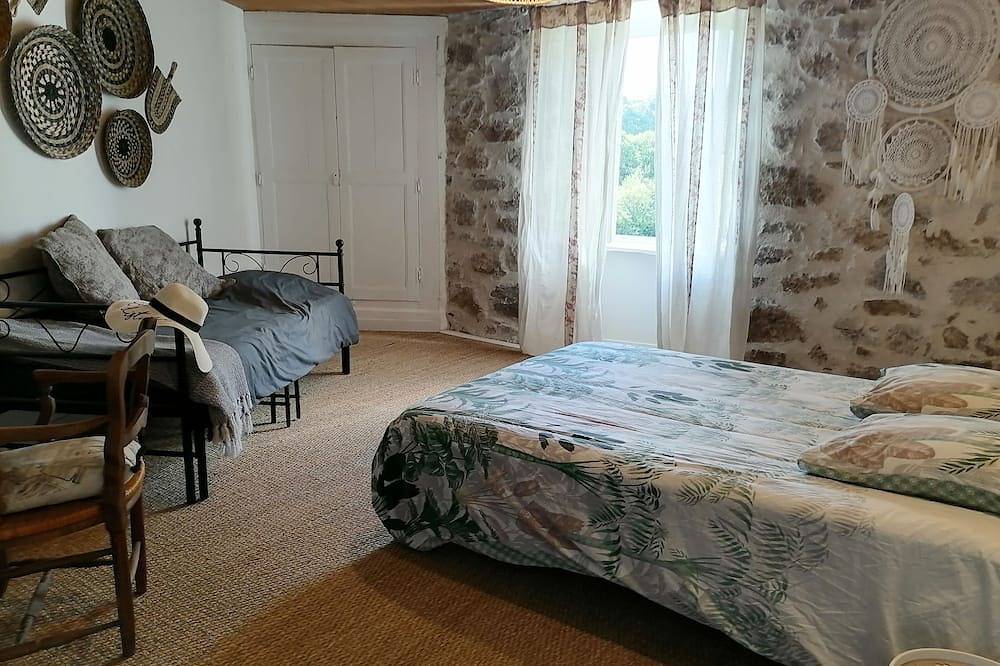 House located in the Village in La Salvetat-sur-Agout, Region de Béziers