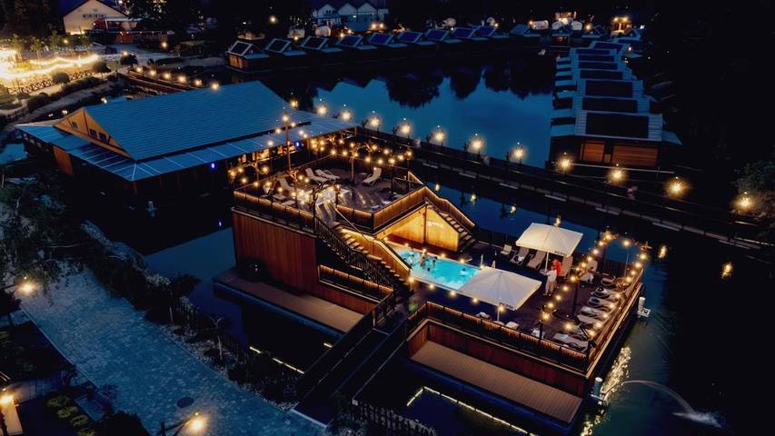 Resort para 4 pessoas, com sauna e jardim e ainda piscina and vista, com animais de estimação - 1