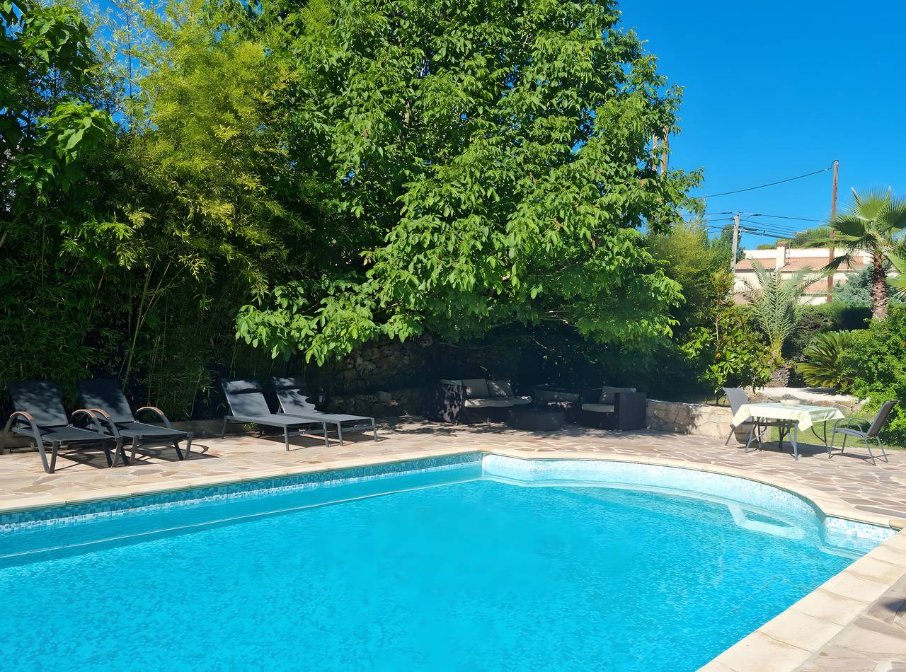 Zimmer 'Côte d'Azur' mit Gemeinschaftspool, Wlan und Klimaanlage in Fayence, Draguignan Region
