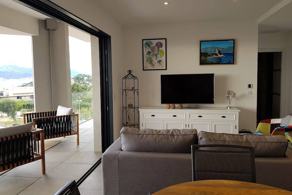 Ganze Wohnung, Porticcio, Superb air-conditioned T2, panoramic view of the Gulf of Ajaccio in Albitreccia, Ajaccio und Umgebung