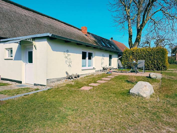 Ferienwohnung für 4 Personen, mit Terrasse und Garten in Zirchow