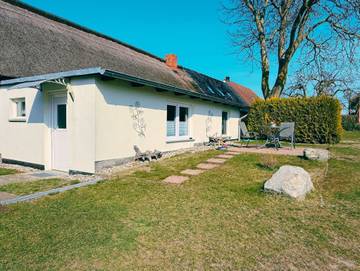 Ferienwohnung für 4 Personen, mit Terrasse und Garten in Zirchow