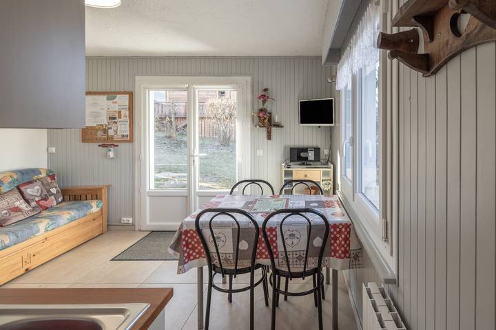 Hel lejlighed, Apartment 'Les Rocailles' with Mountain View, Private Terrace and Wi-Fi in Notre-Dame-de-Bellecombe, Albertville Området