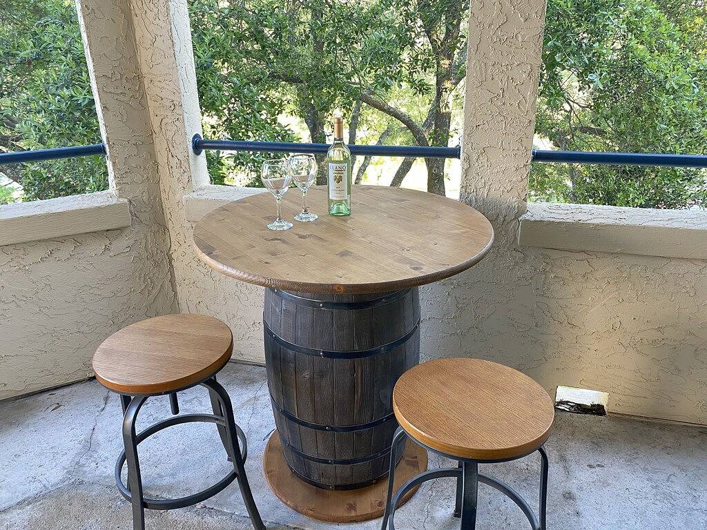 Ganze Wohnung, Peaceful Getaway at Island of Lake Travis- Beautifully decorated- Huge patio! in Lago Vista, Lake Travis