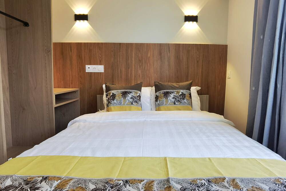 Apartamento entero, Calm Studio with Ac/ free charging parking（No.4） in Villemomble, Sena-Saint Denis