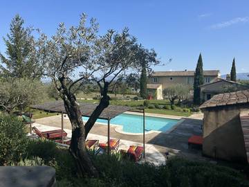 Chambre d’hôte pour 2 personnes, avec jardin ainsi que jacuzzi et piscine dans le Vaucluse
