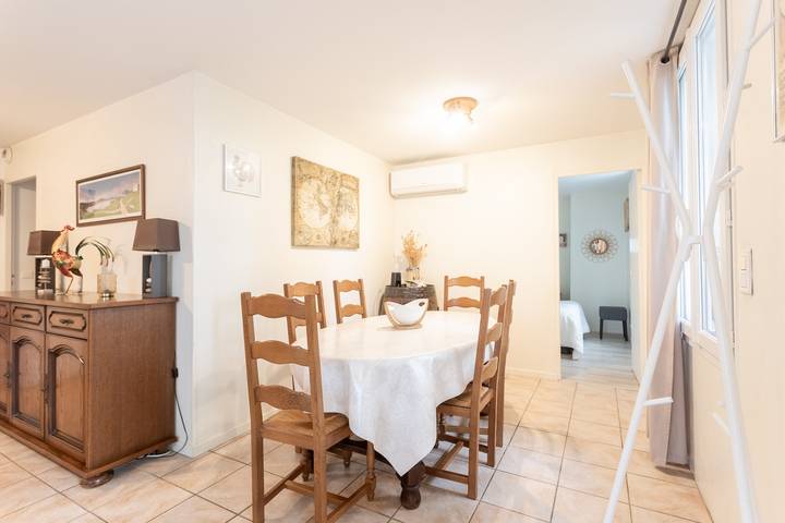 Appartement entier, Appartement 'Etxexuria' avec terrasse privée, Wi-Fi et climatisation in Cambo-les-Bains, Région de Bayonne