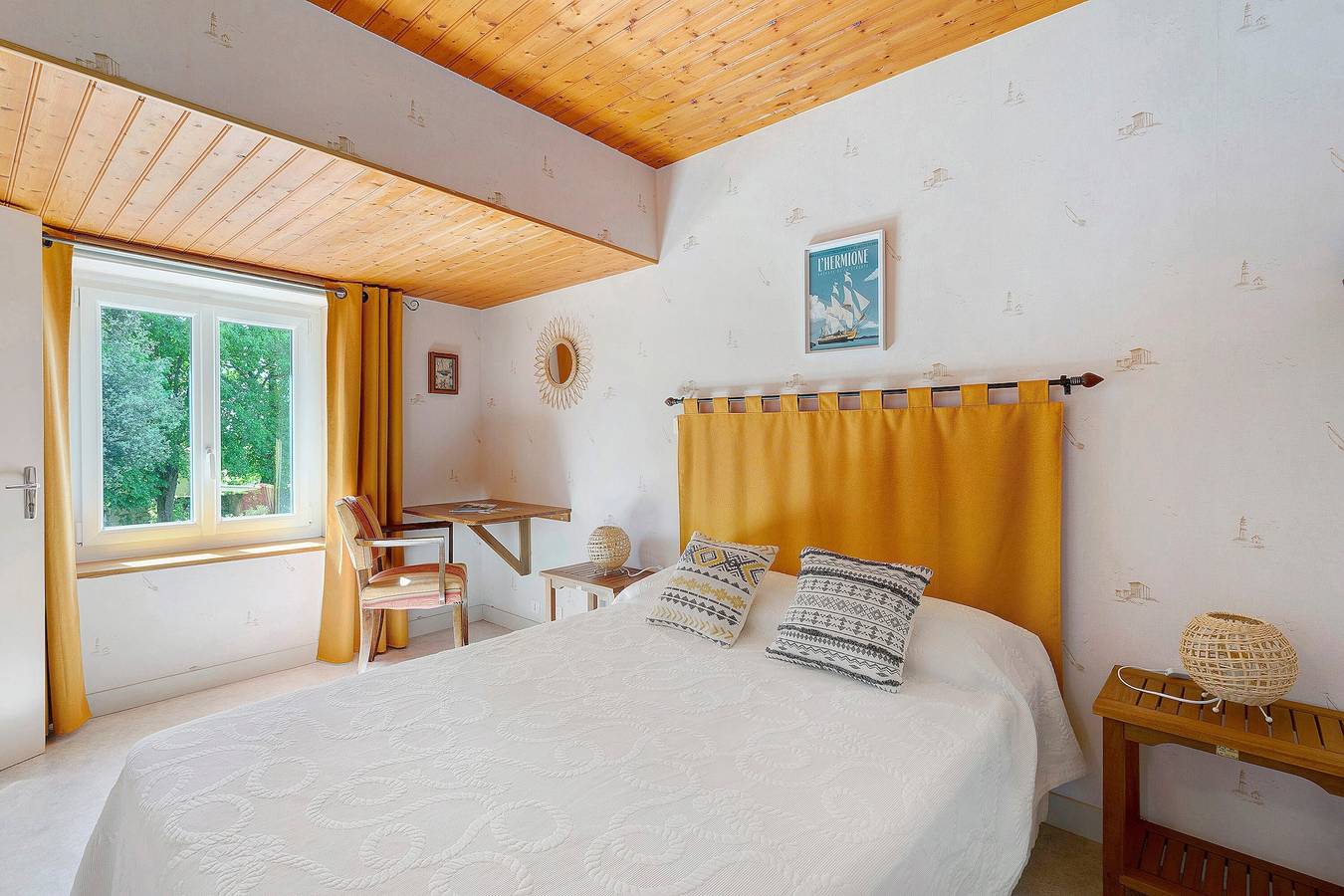 Chambres d’hôtes Hermione avec terrasse partagée, jardin commun et Wi-Fi in Pont-l'Abbé-d'Arnoult, Région de Saintes