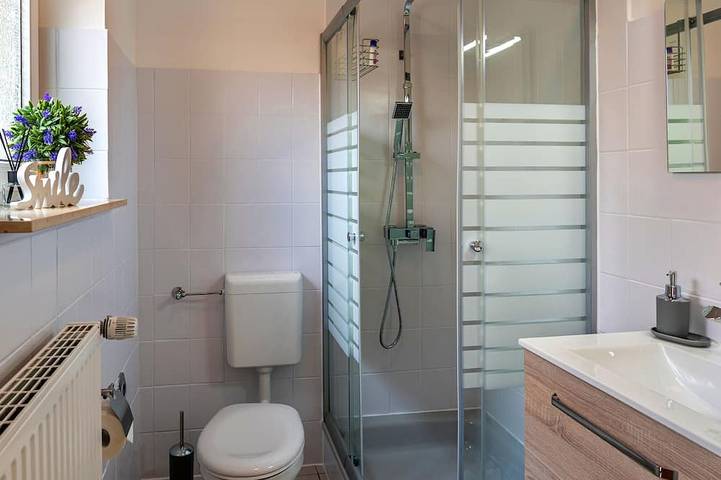 Ganze Wohnung, Ferienwohnung-Apartment-Eigenes Badezimmer-Terrass in Müden (Örtze), Faßberg