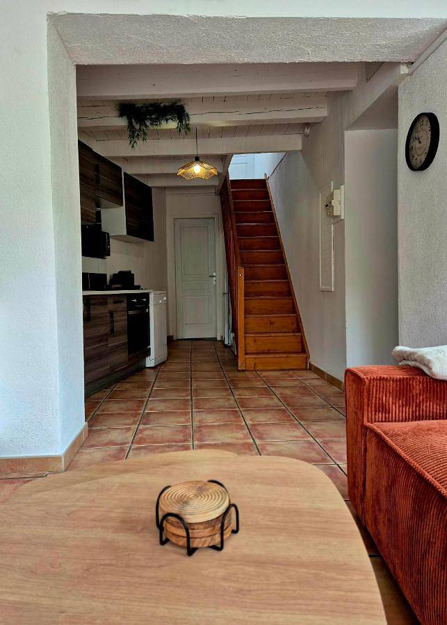 Location de vacances pour 4 personnes, avec terrasse, animaux acceptés à Pouzolles - 2