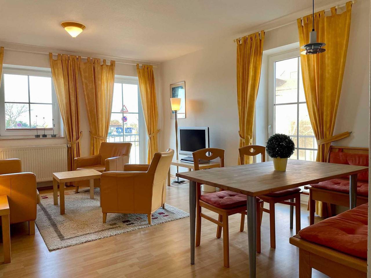 Ganze Wohnung, Komfortable Ferienwohnung "Hafentraum" mit Meerblick am Hafen von Orth in Westfehmarn, Fehmarn