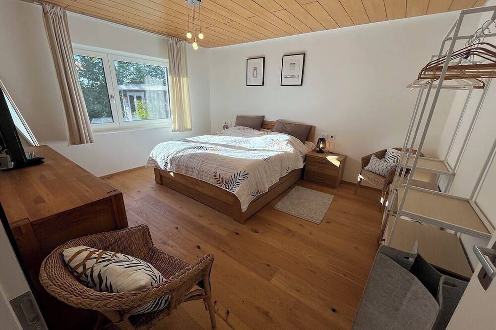 Ganze Wohnung, Moderne Ferienwohnung in Marbach am Neckar in direkter Näher der Schillerhöhe in Marbach am Neckar, Landkreis Ludwigsburg