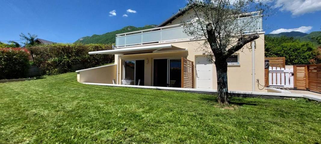 Appartement de vacances pour 2 personnes, avec jardin ainsi que vue et terrasse