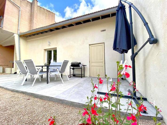 Gîte pour 6 personnes, avec Terrasse ainsi que Jardin et Piscine
