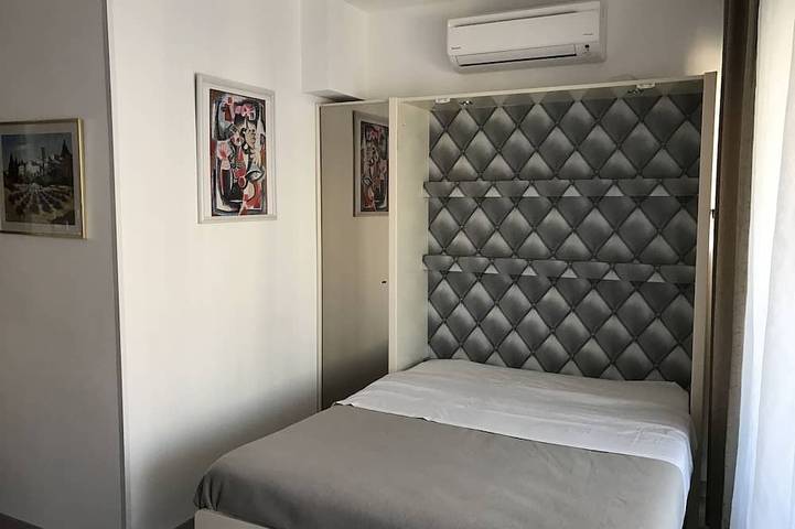 Gîte pour 2 personnes, avec terrasse et piscine dans Office De Tourisme Et Des Congres De Nice - 2