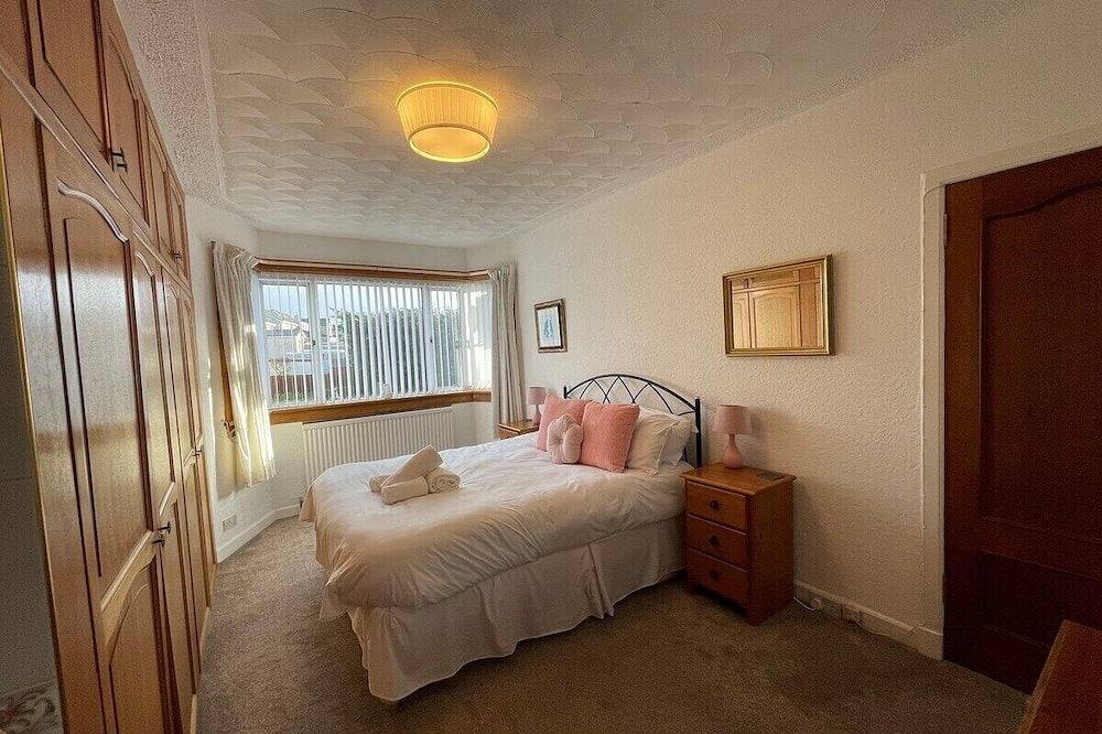 Ferienhaus-Eigenes Badezimmer-Familie-Gartenblick in Renfrewshire