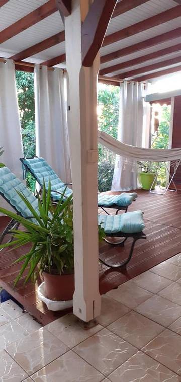Gîte pour 4 personnes, avec vue et balcon à Baillif