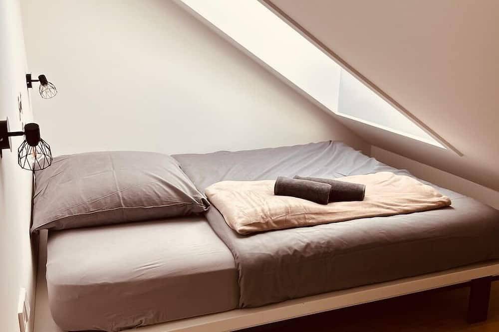 Ganze Wohnung, Dachnest - Wunderbare neue Dg-Wohnung mit Ausblick in Kirchentellinsfurt, Neckar-Alb