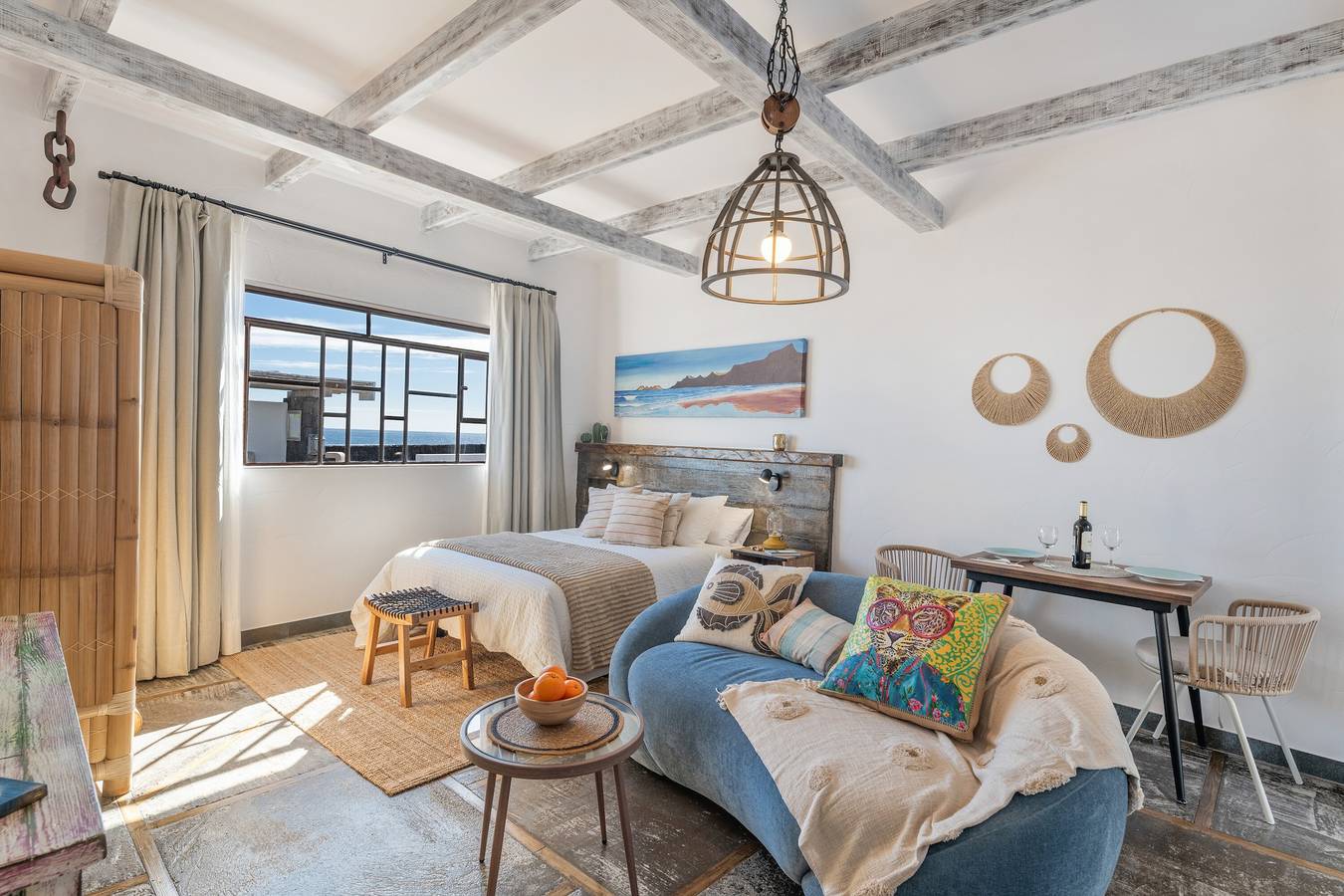 Apartamento entero, Apartamento vacacional 'Rumor del Mar' con vistas al mar, wifi y aire acondicionado in Punta de las Mujeres, Haría