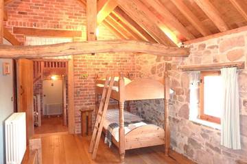 Glamping for 10 People in Peak District, Midlands, Photo 2