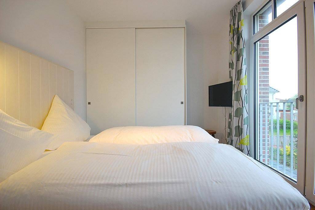 Ganze Wohnung, Familien- und hundefreundliches Ferienapartment mit Loggia - 100 m zum Strand! in Wangerooge