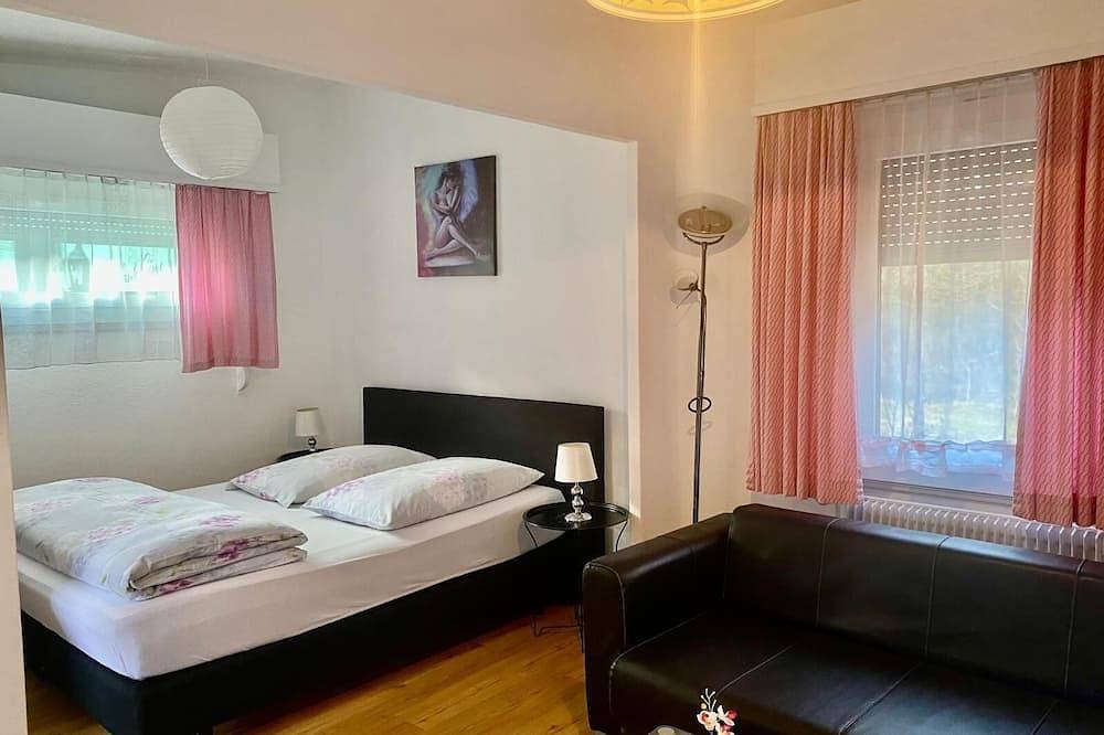 Bungalow  with Attached Parking and Private Terrace near to Lavey Les Bain. in St-Maurice, Saint-Maurice (Schweiz)