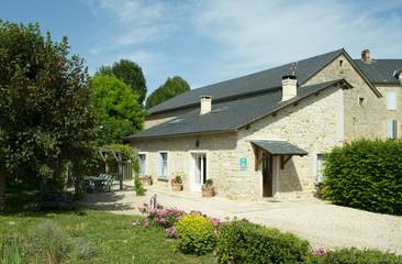 Gîte pour 8 personnes, avec jardin et terrasse à Sévérac-le-Château