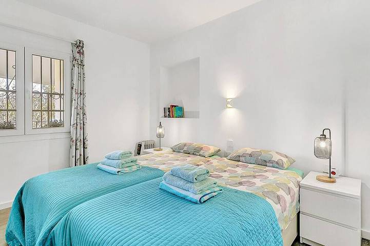 Entire apartment, J95 Cabopino in Playa Cabopino, Marbella