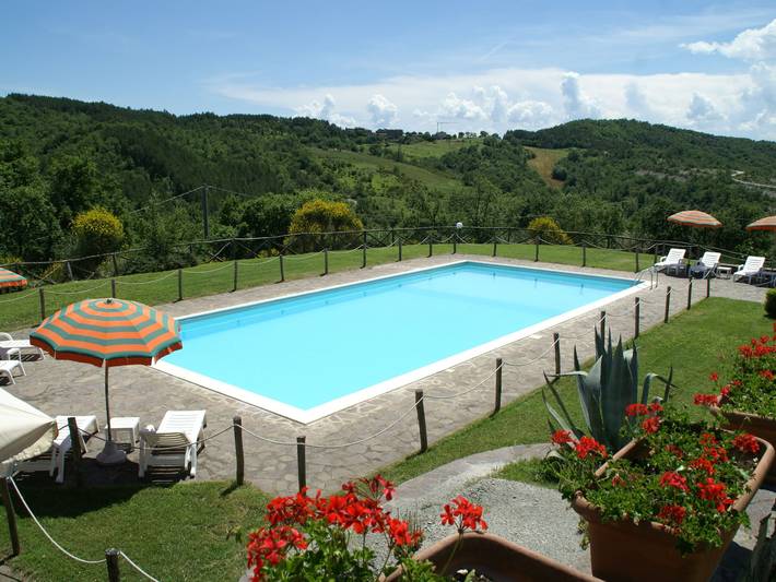 Agriturismo per 4 persone, con terrazza e piscina in Città di Castello (Italia)
