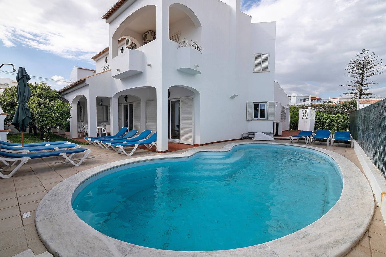 Villa Martins with Private Pool, Wi-Fi, and Air Conditioning in Albufeira, Faro District