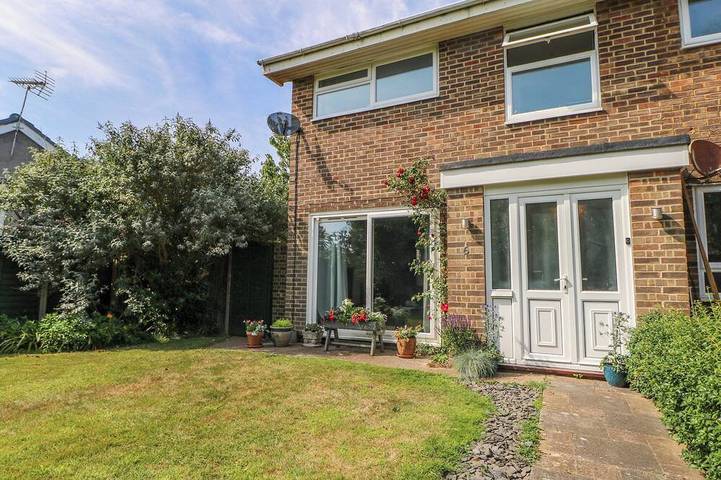 Cottage for 6 people, with garden, with pets in Rustington