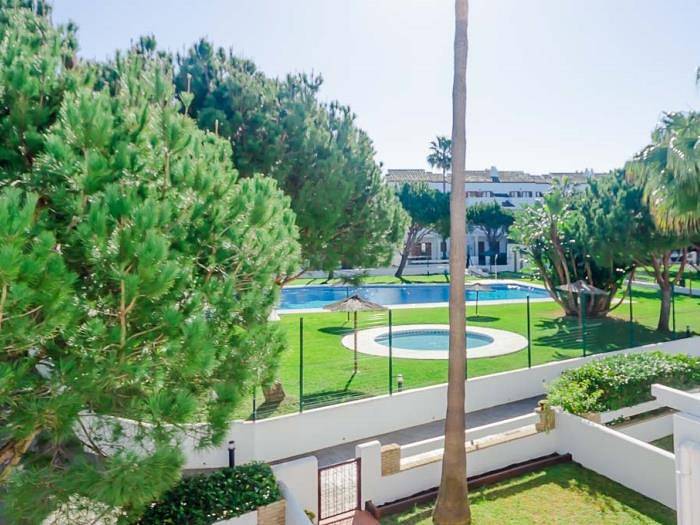 Apartamento vacacional entero, Con piscina, a 600 m de La Barrosa in Playa La Barrosa, Chiclana de la Frontera