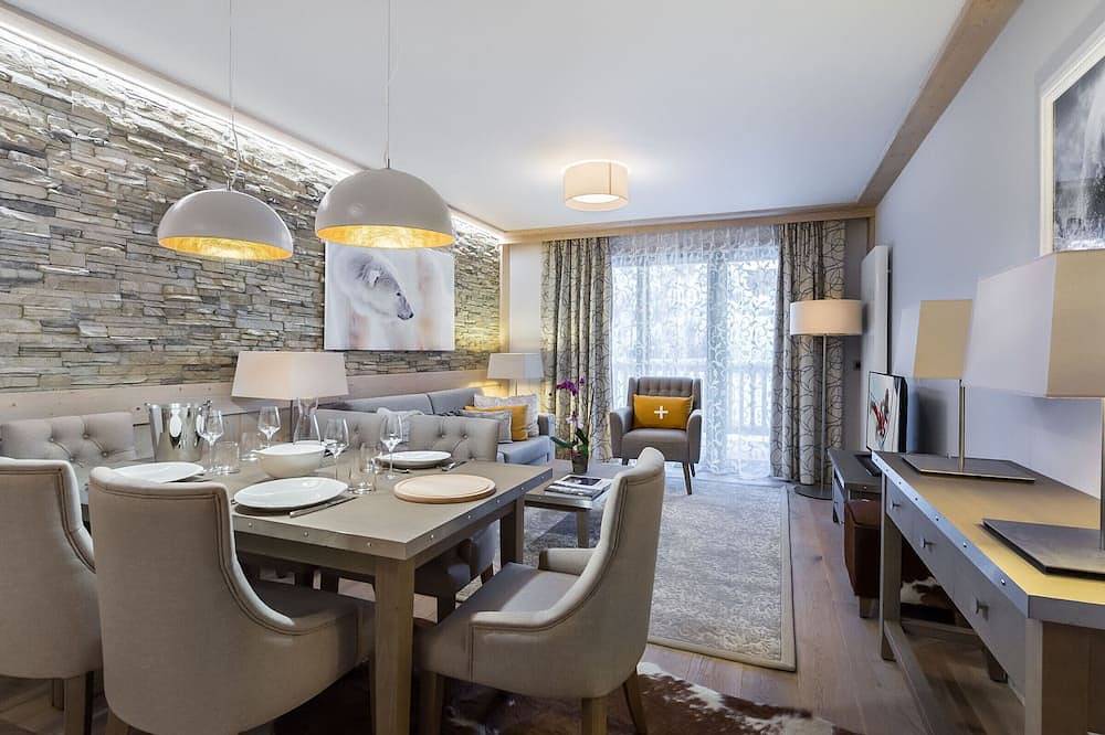 Entire apartment, Modern comfort near slopes in Courchevel, 6 people in Saint-Bon-Tarentaise, Les Trois Vallées