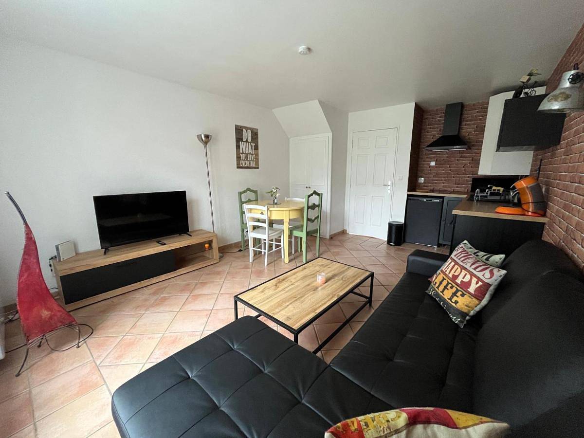 Appartement entier, One-Bedroom Apartment in Ardon, Sologne