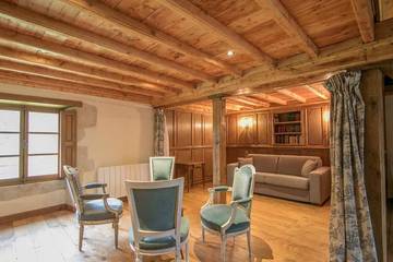 Gîte pour 10 personnes, avec jardin et terrasse, animaux acceptés à Saint-Martin-des-Entrées