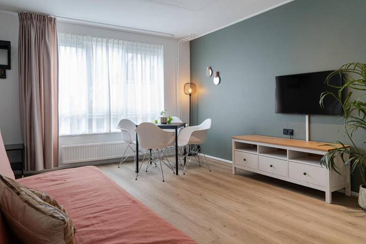 Hôtel pour 3 personnes, avec terrasse et jardin à Lisse - 2