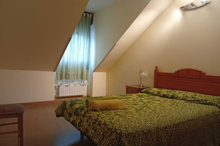 Appartement entier, 3 bedroom duplex 1km from the beach with swimming pool in Colunga Asturias in Colunga, Côte Cantabrique