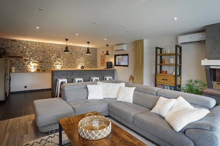 Villa pour 8 personnes, avec piscine et jardin