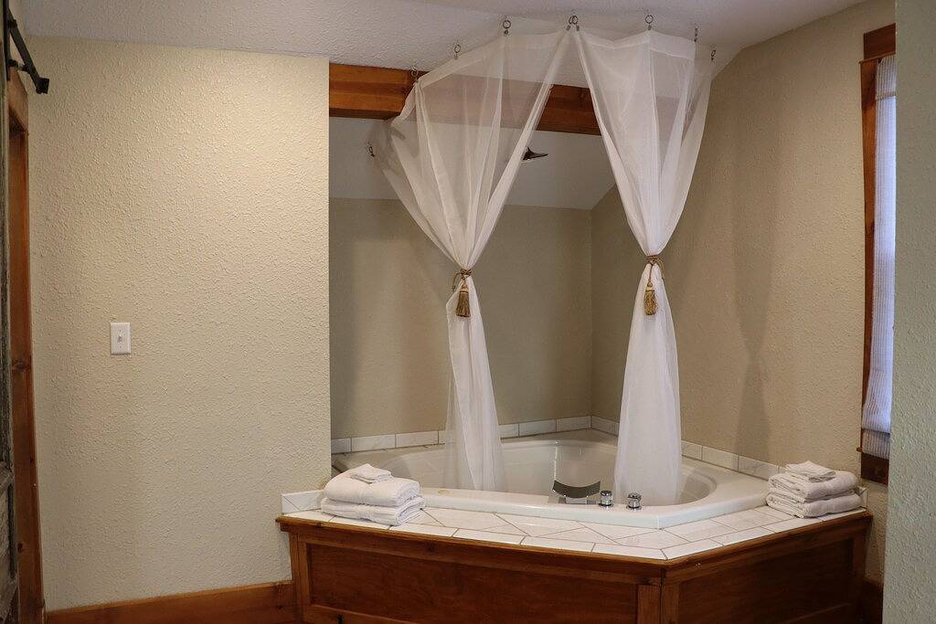 Great location right off Mass in Lawrence, Kansas