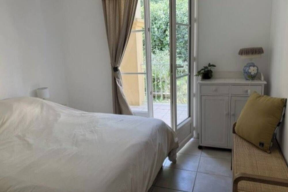 Appartement entier, Bel appartement 3 chambres in La Garde-Freinet, Côte méditerranéenne (France)