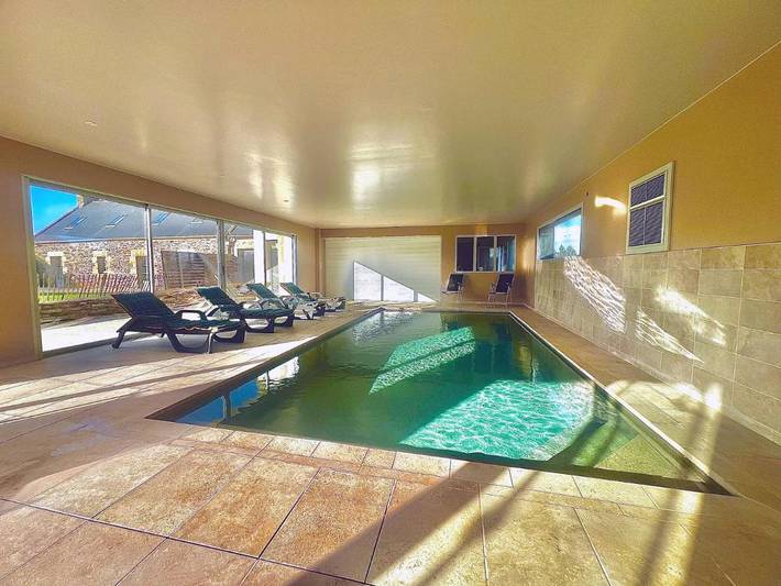 Ferienhaus für 10 Personen, mit Terrasse und Garten sowie Pool und Ausblick in Tréguennec