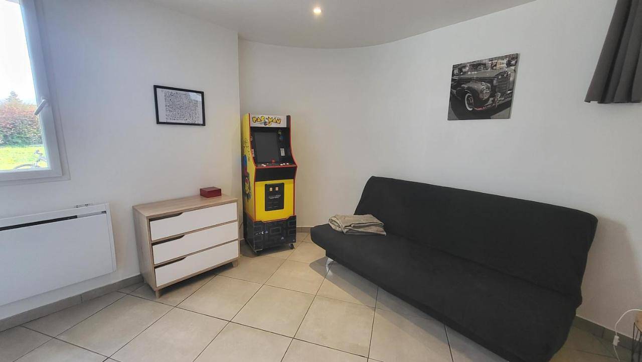 Appartement entier, Apartment - Ground Floor in Saint-Égrève, Isère