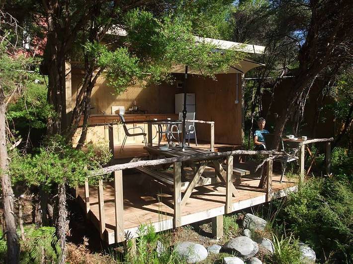 Log cabin for 2 people, with garden, with pets on South Island New Zealand